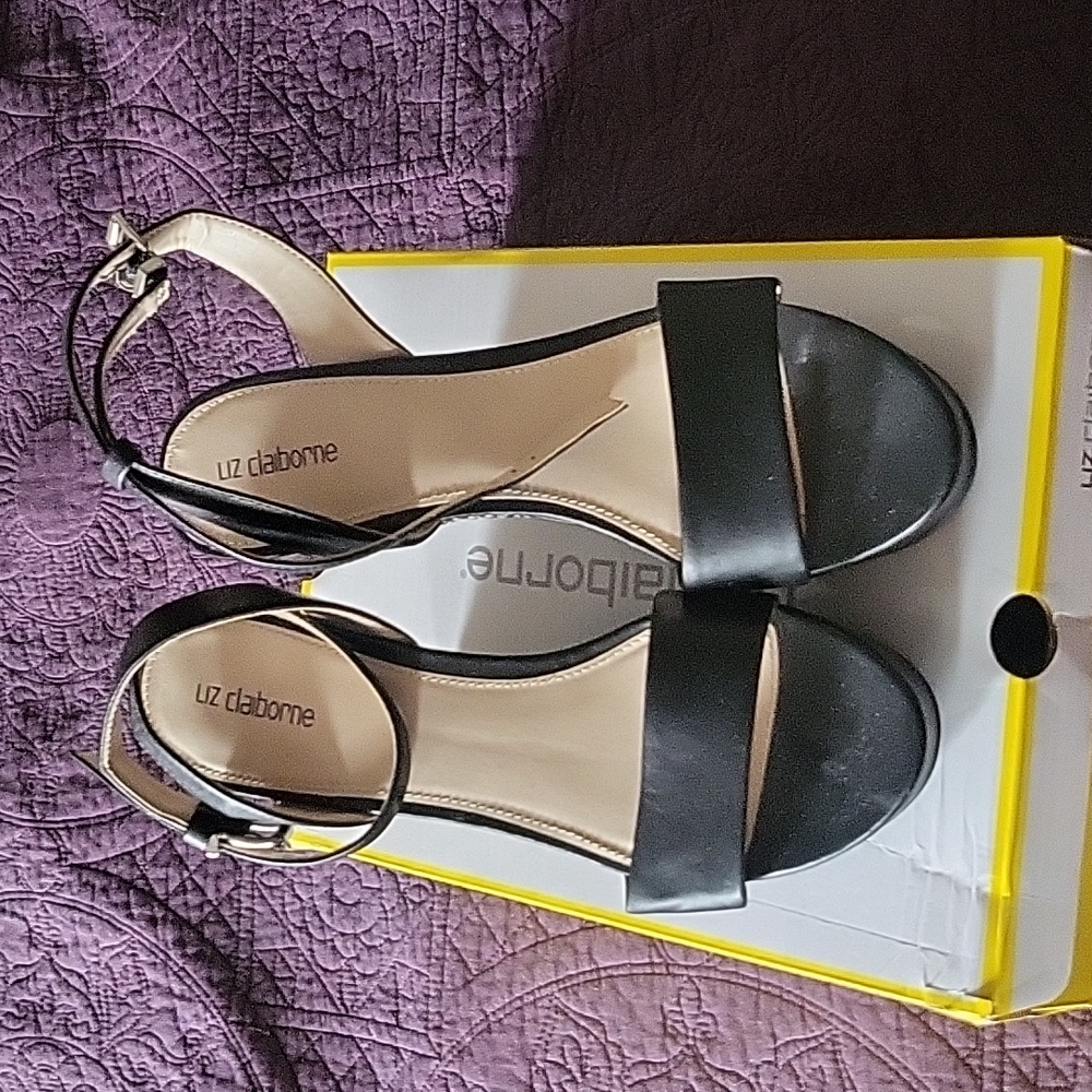 Black and White Wedges